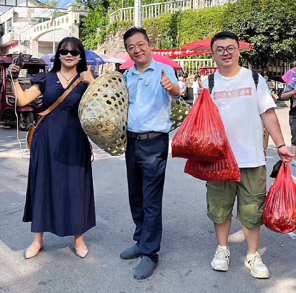 踏露尋鮮，載香而歸——記連接山野與餐桌的“老金尋味團”